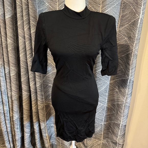 Alice + Olivia Inka Dress in Black. NWT. Size 4. Retail- $295 - Picture 1 of 7